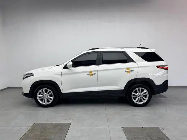 Dongfeng Fengguang Scenery S560 2.0L CVT Elite Type 7 seats