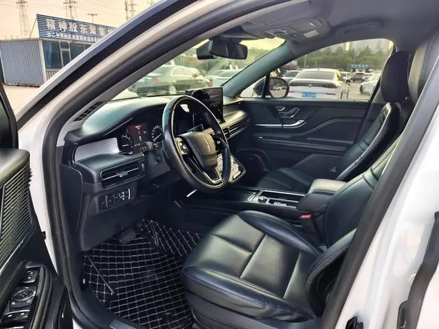 Lincoln Adventurer 2.0T two-wheel drive Zunyue Edition