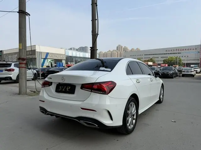 Mercedes-Benz Mercedes-Benz A-class Facelift A 200 L sports sedan fashion version