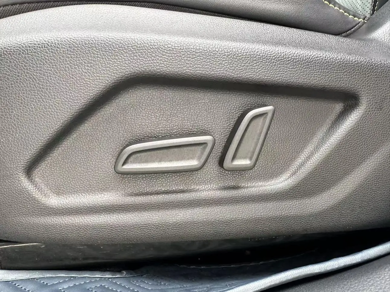 Roewe Roewe RX5 PLUS 330TGI Automatic National Tide Zhizun Edition