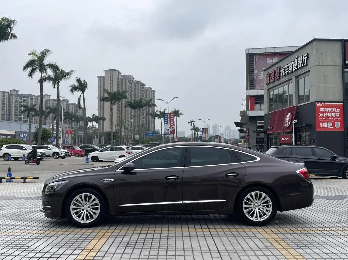 Buick Lacrosse 28T luxury