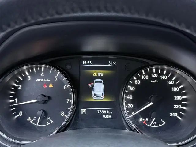 Nissan Qashqai 2.0L CVT Deluxe Edition Country V