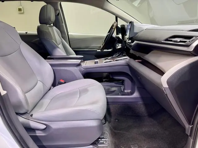 TOYOTA Grevia Smart electric hybrid dual engine 2.5L two-wheel drive comfort version