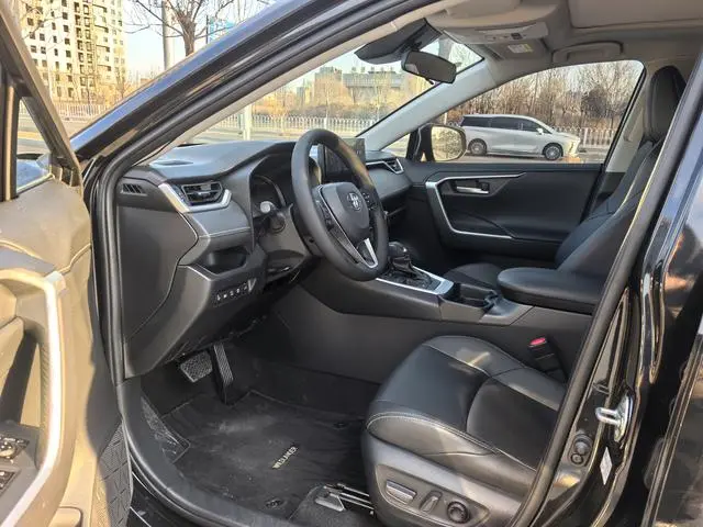TOYOTA Wilanda Dual engine 2.5L two-wheel drive urban version
