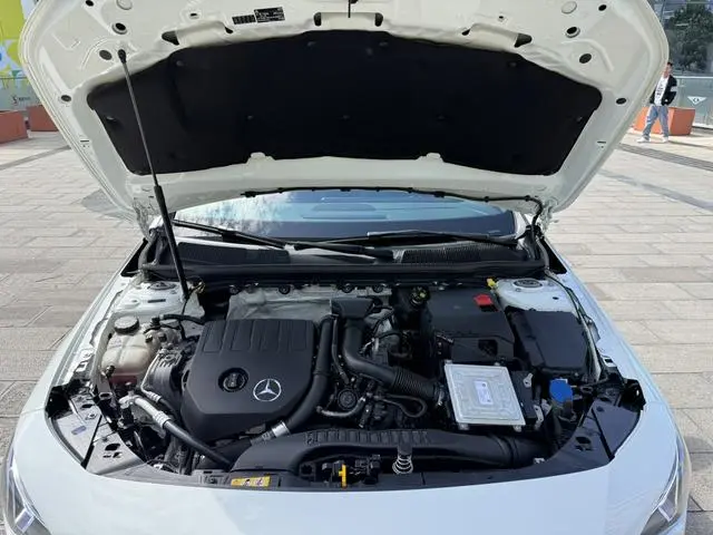 Mercedes-Benz Mercedes-Benz CLA CLA 200 four-door coupe