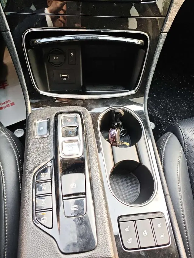 Hyundai Shengda 380 TGDi TOP automatic four-wheel drive flagship (HTRAC) Country VI