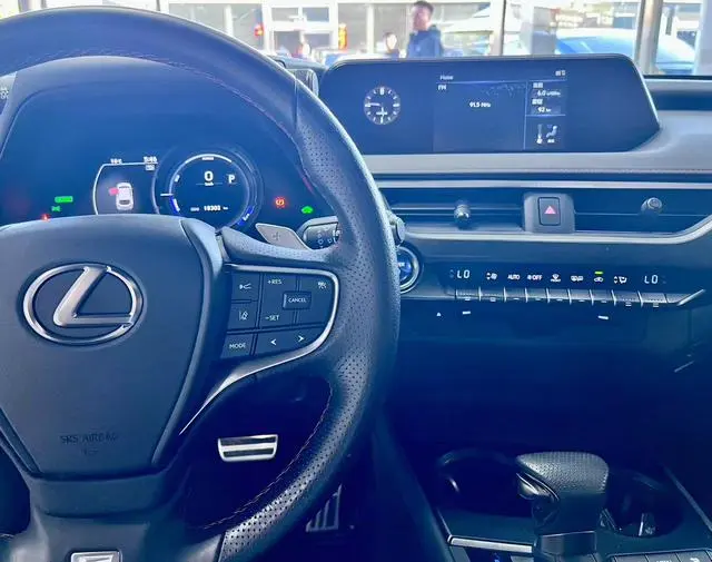 Lexus Lexus UX 260h F SPORT version Country VI