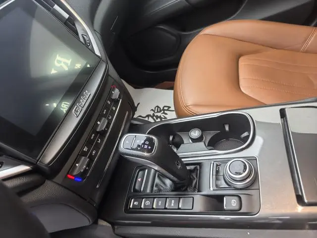 Maserati Ghibli 3.0T 350Hp standard version Country V