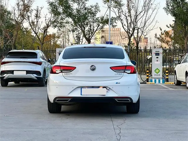 Buick Regal 552T luxury