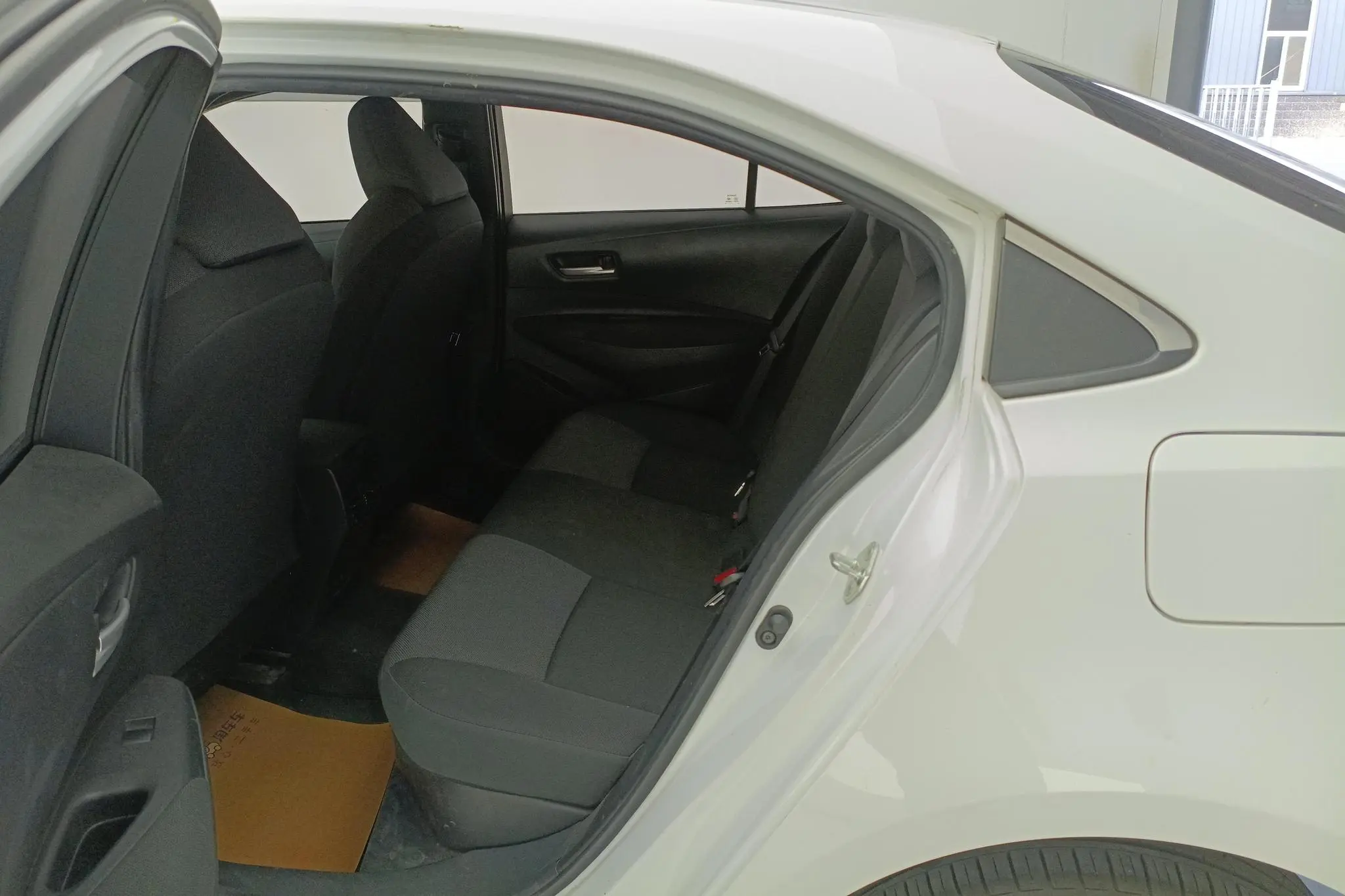 TOYOTA Lei Ling Dual engine 1.8H E-CVT Leading version