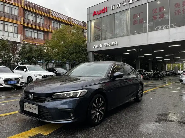 Honda Civic 2.0L e: HEV Pioneer Edition