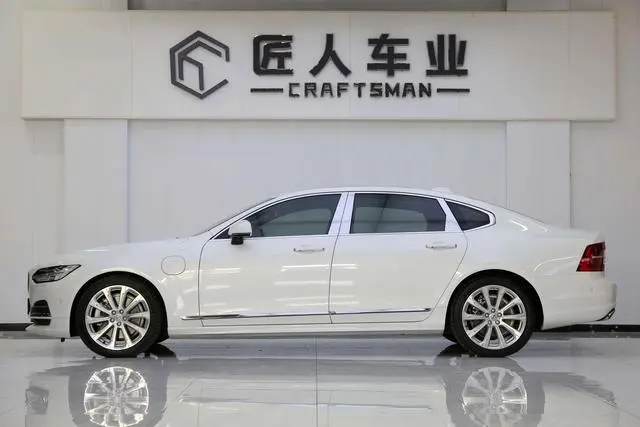 Volvo Volvo S90 PHEV T8 E-drive hybrid Honor Edition 3-seater Country VI