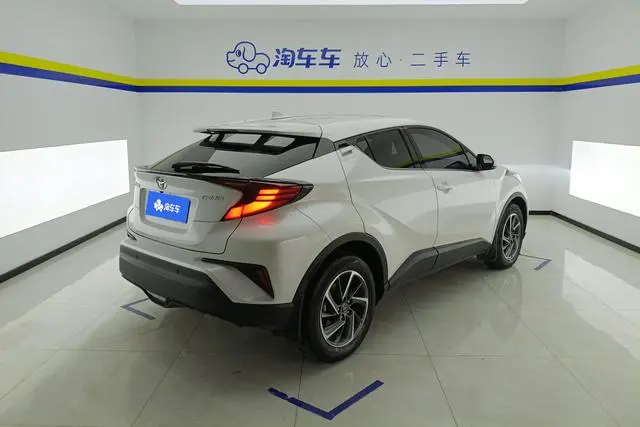 TOYOTA Toyota C-HR 2.0L Deluxe Edition