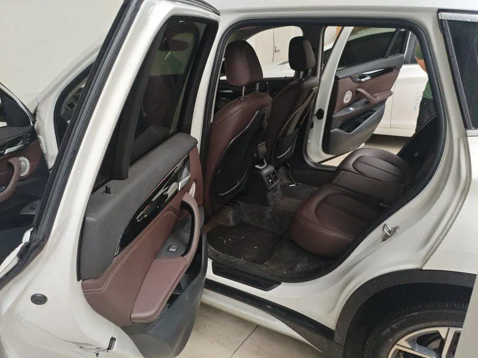 BMW BMW X1 sDrive20Li Exclusive type