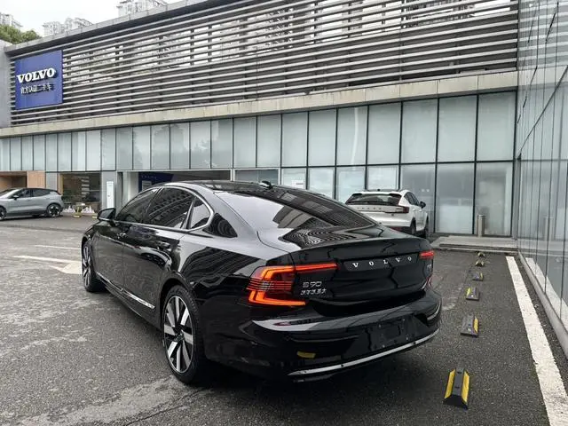 Volvo Volvo S90 PHEV T8 four-wheel drive long battery life Zhiya Deluxe Edition