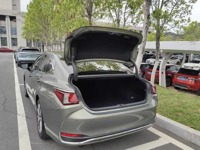 Lexus Lexus ES 200 Excellent Edition