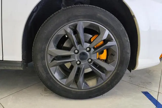Dongfeng Fengshen Yi Hyun Mach Version 1.5L Automatic Glory Version