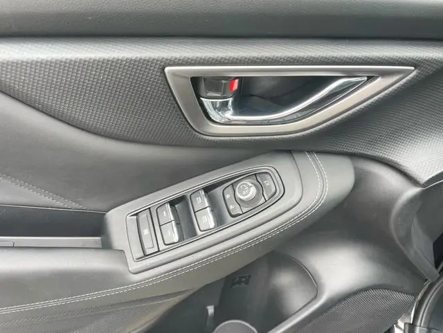 Subaru FORESTER Forester 2.0i Deluxe Edition EyeSight