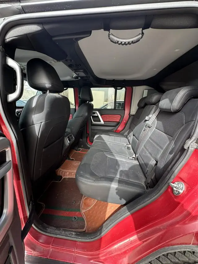 Beijing Beijing off-road BJ40 2.0D automatic four-wheel drive Blade Hero Glory Edition
