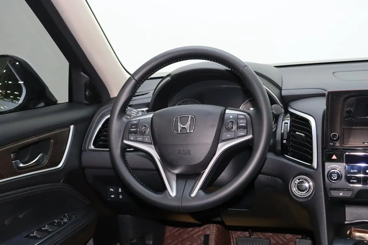 Honda Crown Road 370 TURBO 9AT Premium Edition AWD