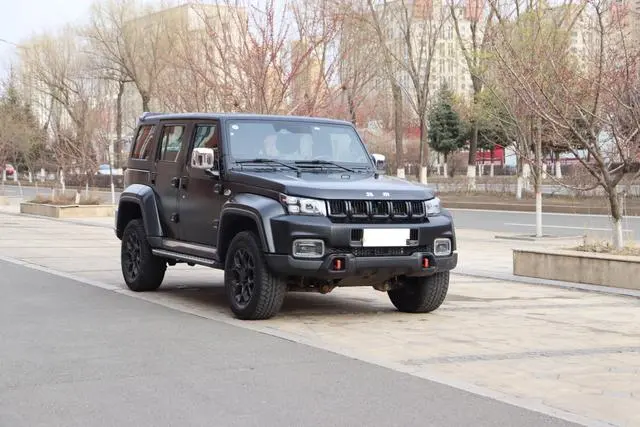 Beijing Beijing off-road BJ40 2.0D automatic four-wheel drive blade Hero version knight type