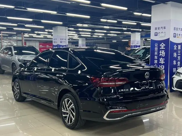 Volkswagen Lavida Facelift 1.5L automatic five million version