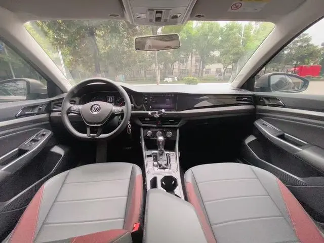 Volkswagen Bora 1.5L automatic comfort intelligent version