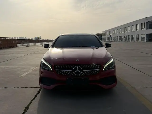 Mercedes-Benz Mercedes-Benz CLA CLA 220 4MATIC