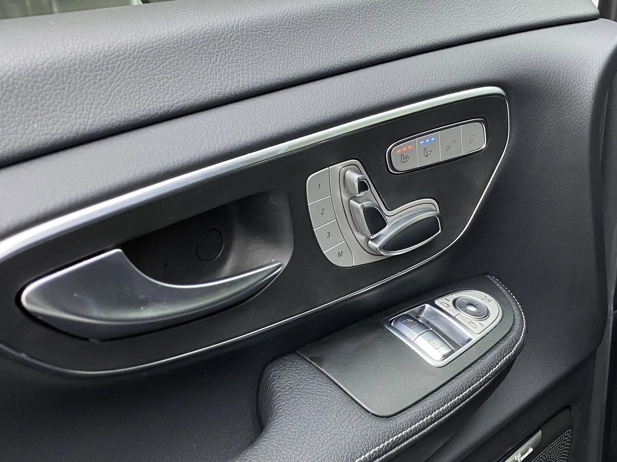 Mercedes-Benz Mercedes-Benz V-class V 260 L Long wheelbase Deluxe Edition