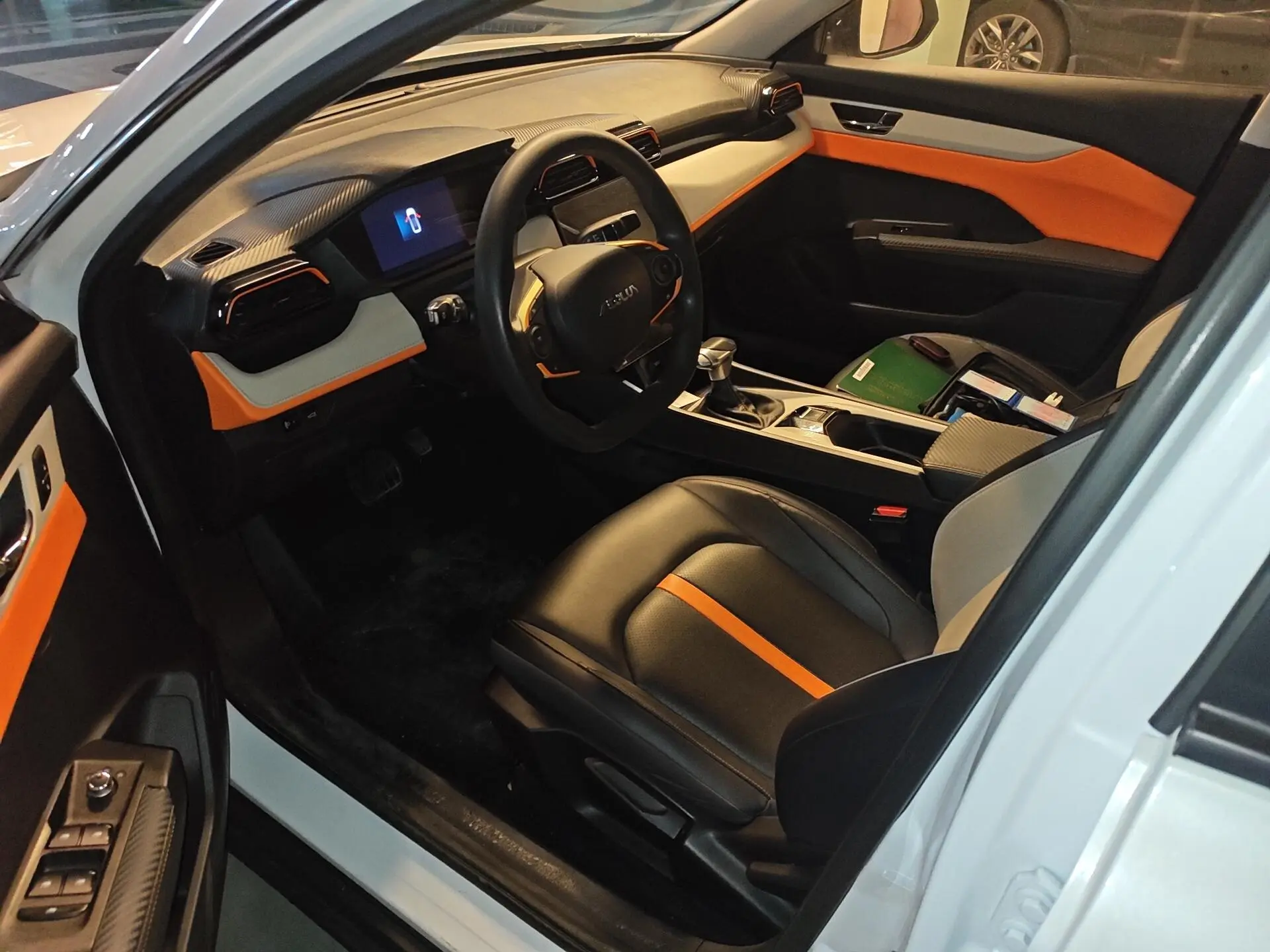 Dongfeng Fengshen Yi Hyun Mach version 1.5L automatic Wind Chasing version