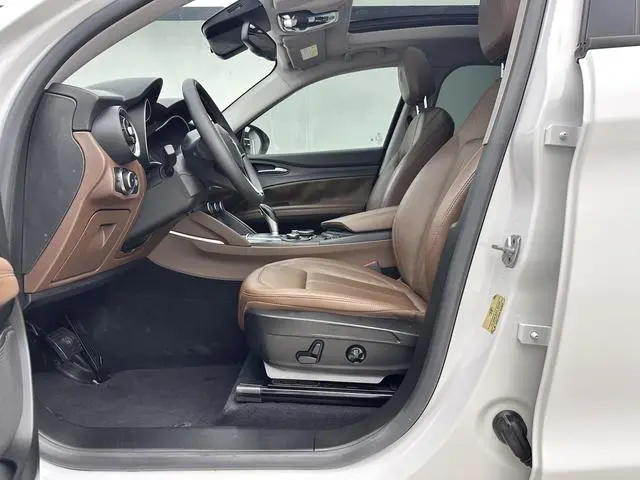 Alfa Romeo Stelvio 2.0T 200HP Elite Edition