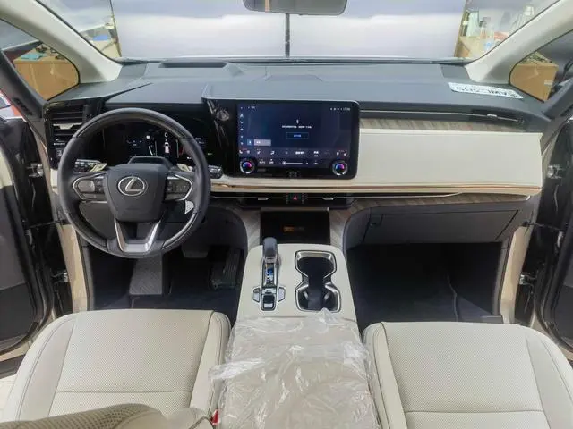 Lexus Lexus LM 500h DIRECT4 six-seater premium edition