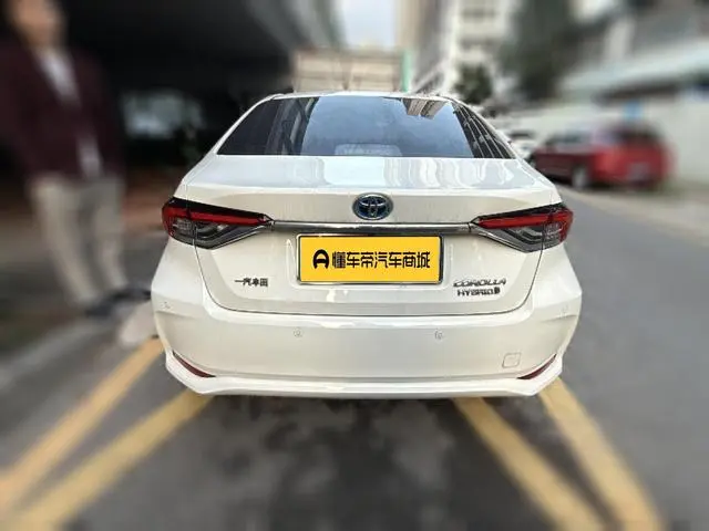 TOYOTA Corolla Dual engine 1.8L E-CVT Elite Edition
