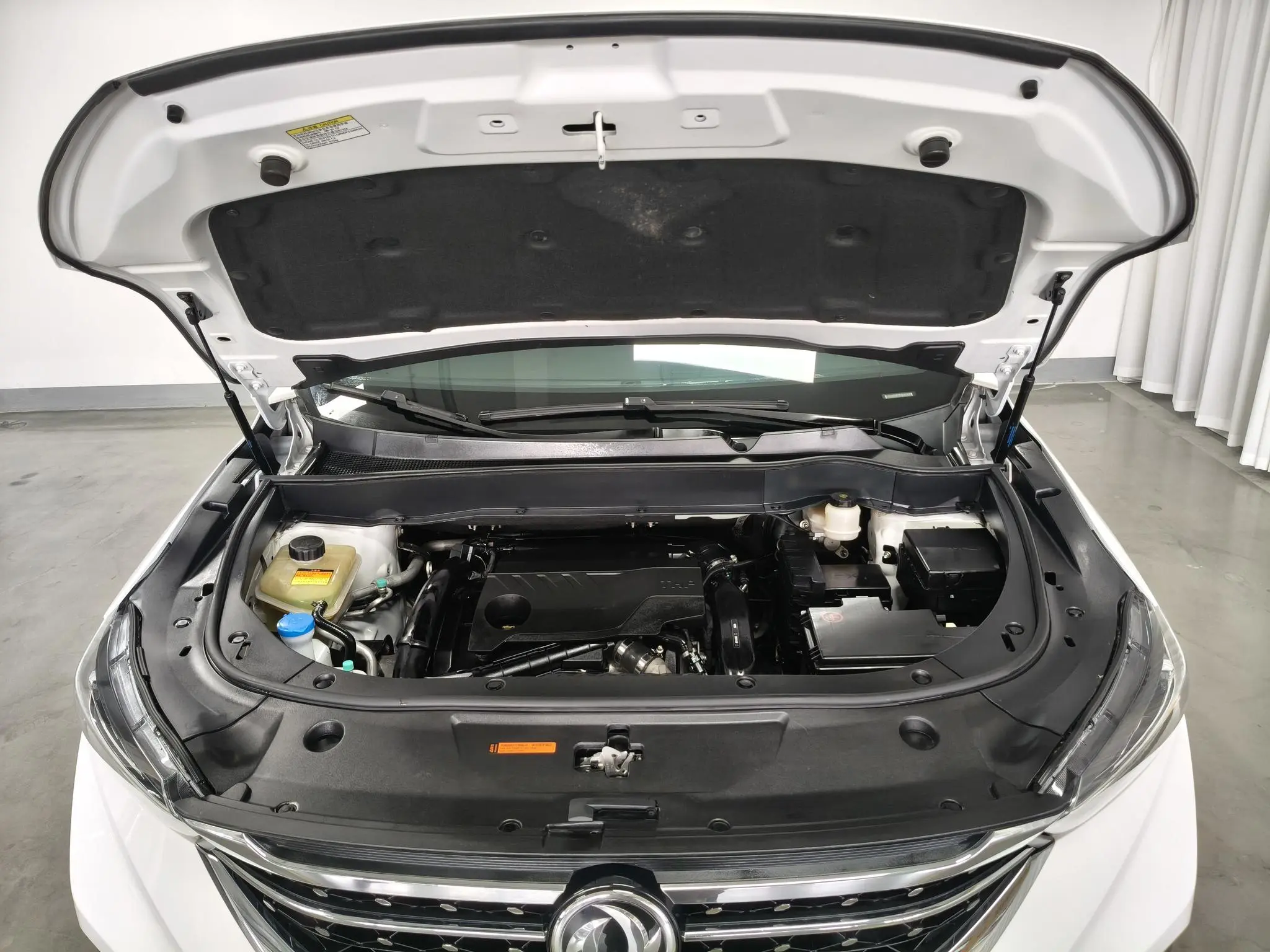 Dongfeng Fengshen Dongfeng Fengshen AX7 1.6T automatic AI flagship country VI