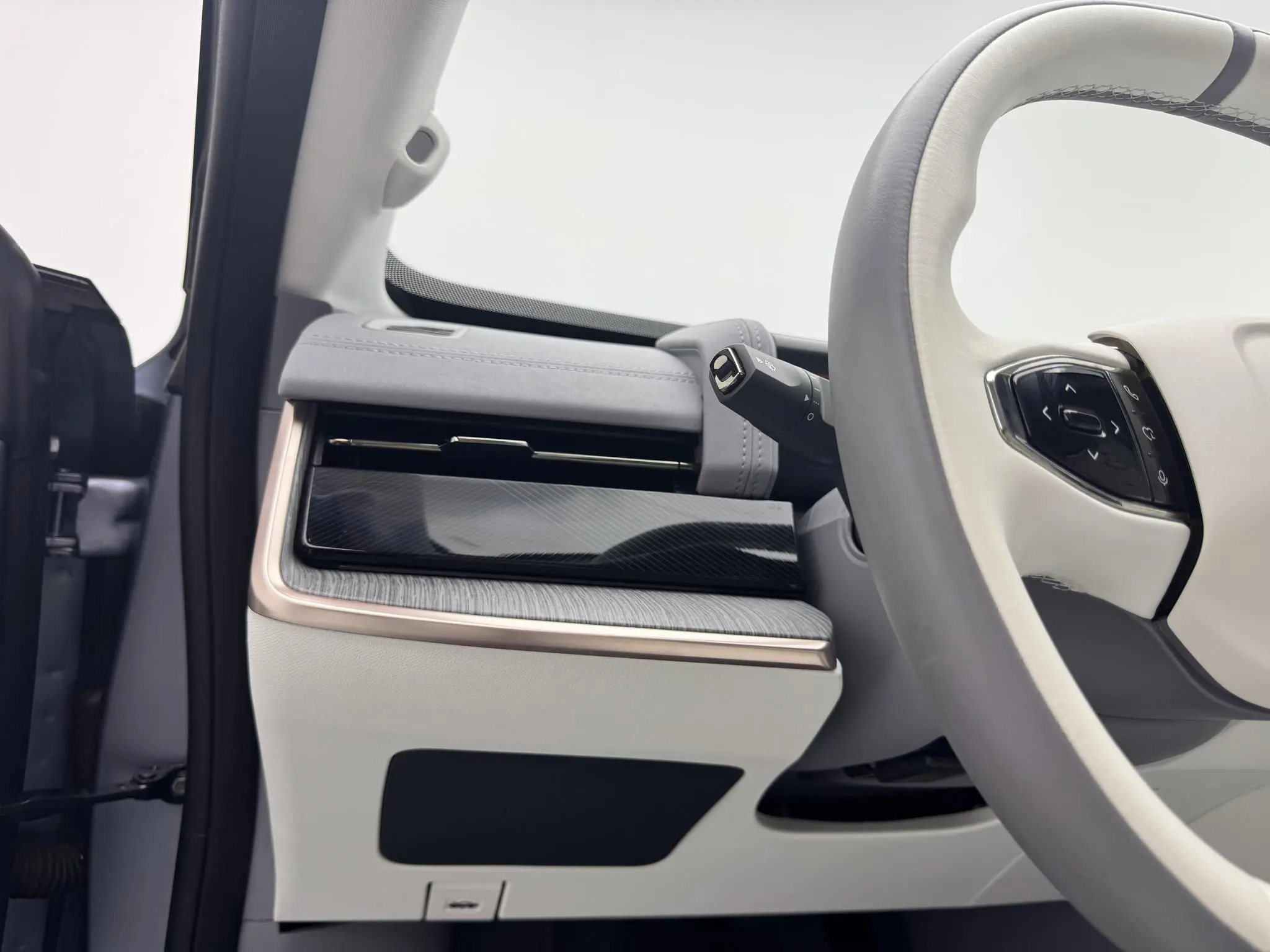 Dongfeng eπ eπ007 Pure electric 540 four-wheel drive Max version