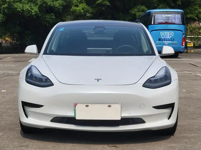 Tesla Model 3 Upgraded version of standard battery life rear drive