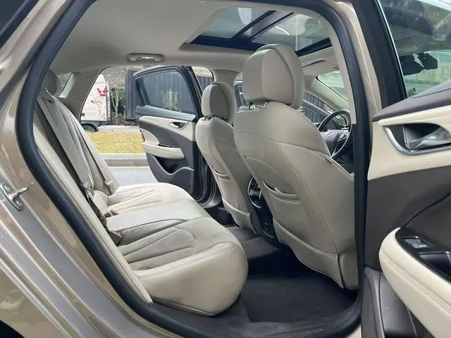 Buick Lacrosse 30H luxury