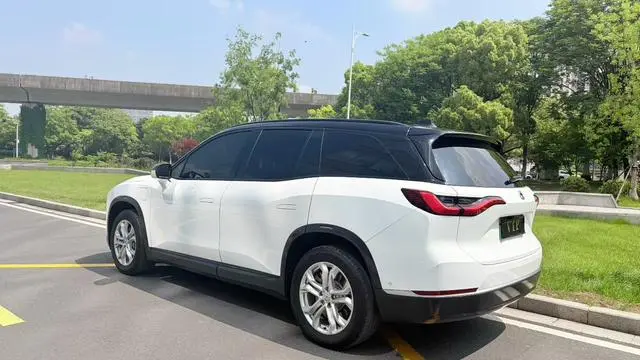 NIO NIO ES8 580KM base version six seats