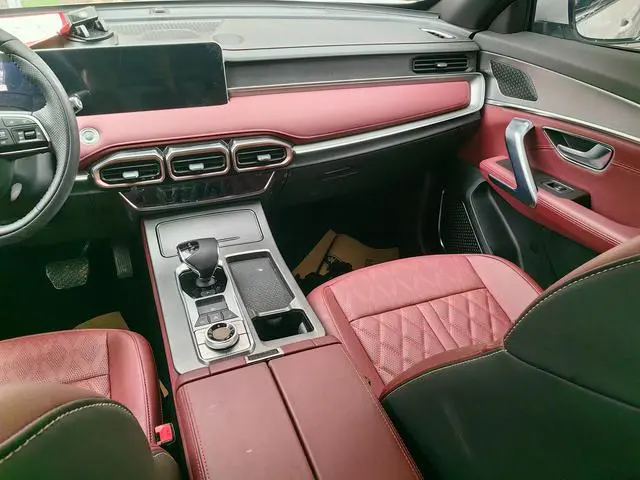 Chery Jetour Jietu X70 PLUS 1.5T DCT Brave PLUS 7 seats