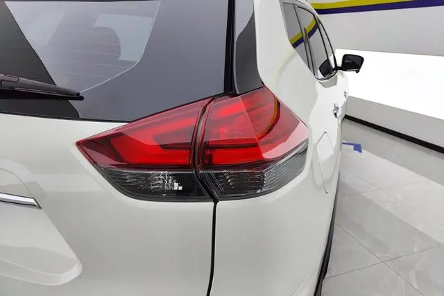 Nissan Qijun 2.5 L XL ITS CVT 4WD Luxury Pilot Edition