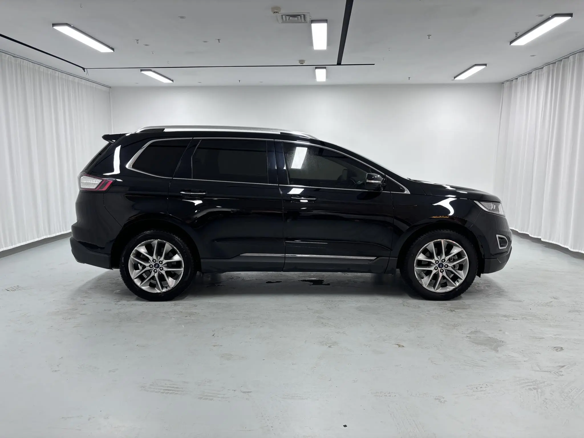 Ford Sharp World EcoBoost 245 four-wheel drive Zunrui Plus 7-seater country V