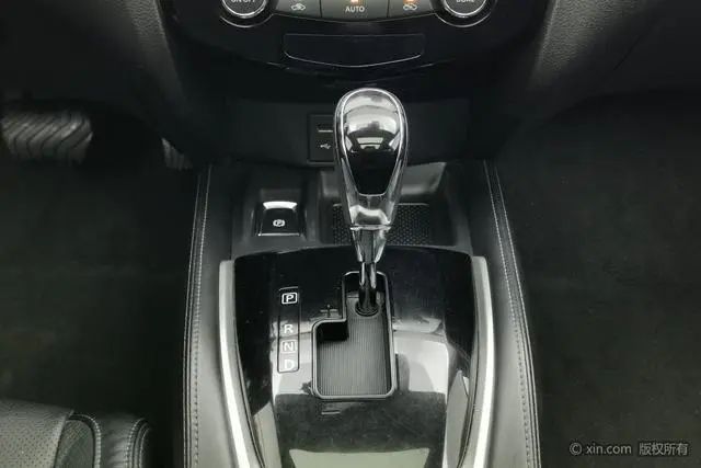 Nissan Qijun 2.0L CVT Zhilian Comfort Edition 2WD