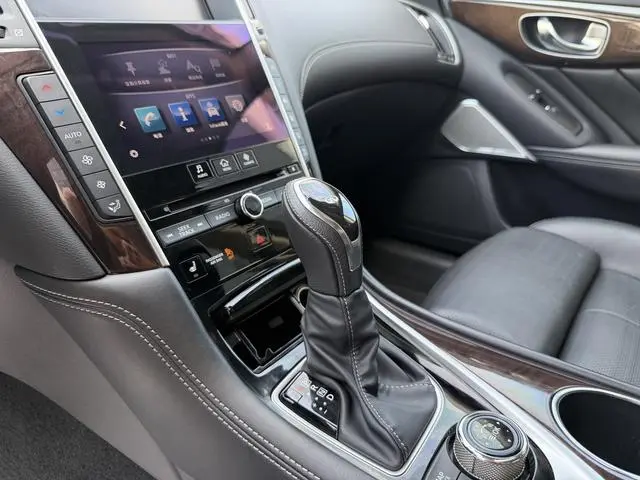Infiniti Infiniti Q50L 2.0T Luxury Sports Version Country VI