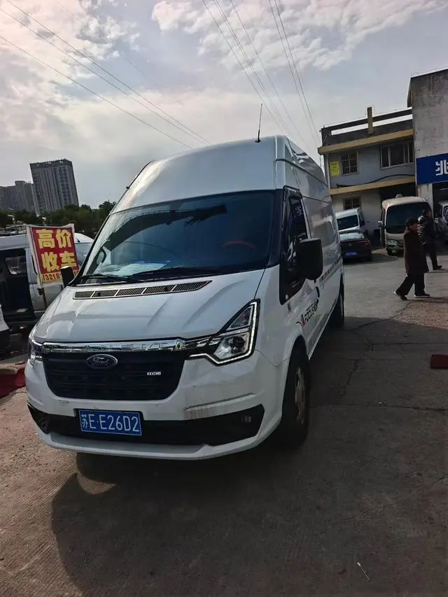 Ford The new generation of Quanshun Pro 2.2T manual van long axle 3 seats mid-top