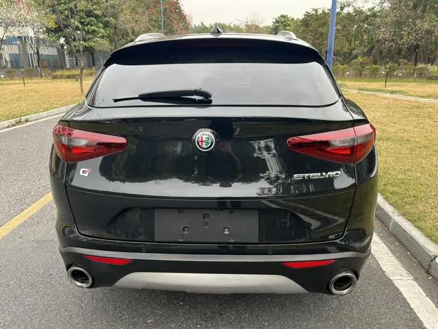 Alfa Romeo Stelvio 2.0T 200HP Elite Edition