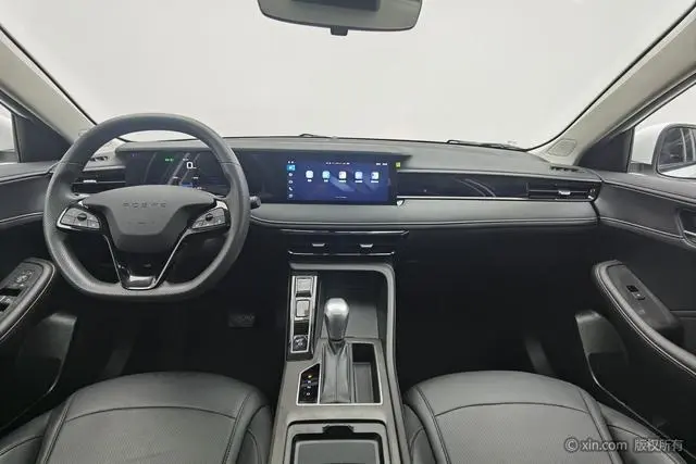 Roewe Roewe i5 1.5L CVT Deluxe Edition
