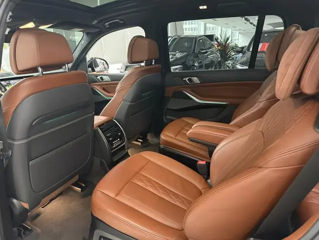 BMW BMW X7 xDrive40i Exclusive M Sports Suit