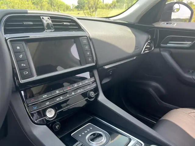 Jaguar Jaguar F-PACE 2.0T four-wheel drive Urban Exclusive Edition