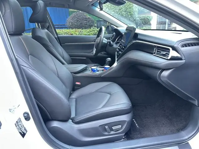 TOYOTA Camry 2.0G Deluxe Edition