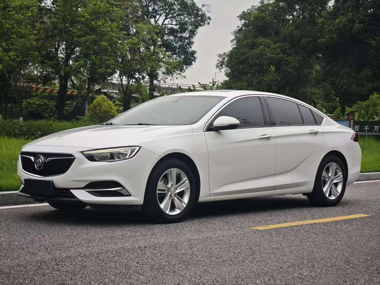 Buick Regal 20T leading type